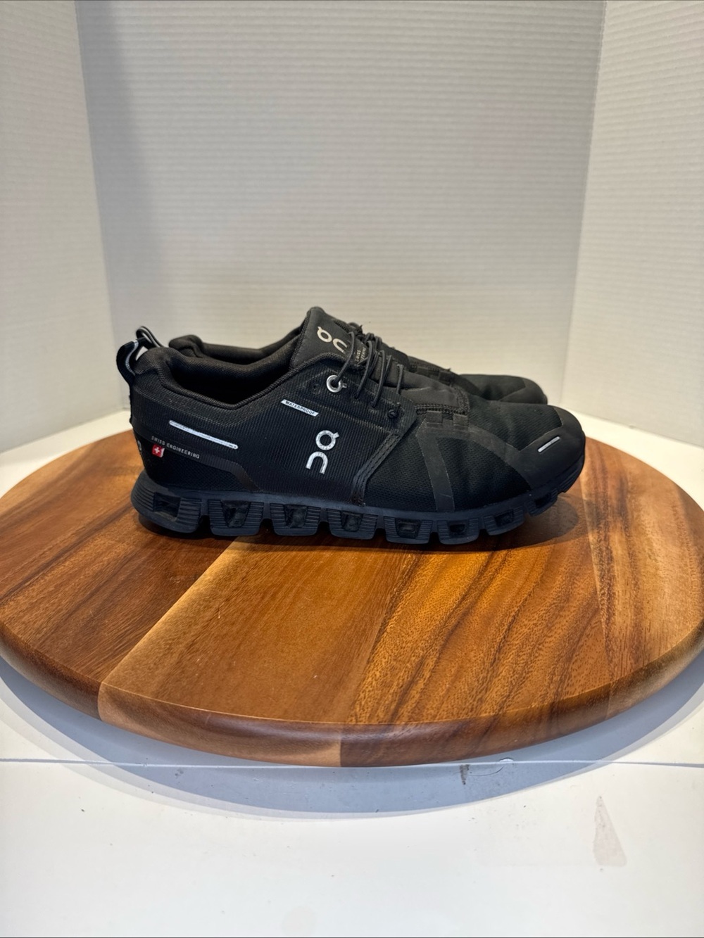 On Cloud Cloudventure Waterproof Men’s Size 7 Running Shoes Black Trail Sneakers